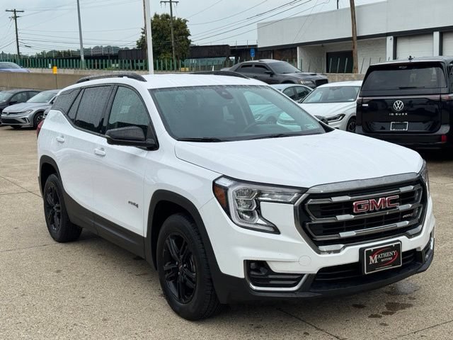 Used 2023 GMC Terrain AT4 AWD/4WD image 8