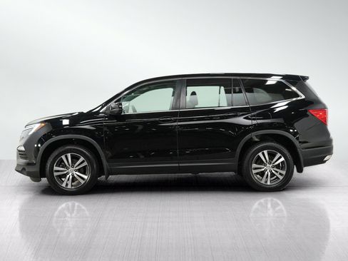 Used 2017 Honda Pilot EX image 2