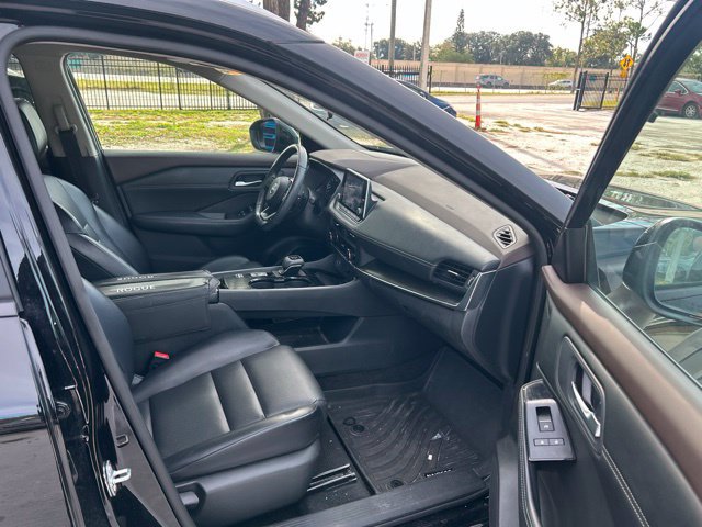 Used 2023 Nissan Rogue SV w/ SV Premium B Package FWD image 9
