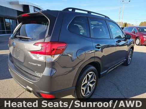 Used 2023 Subaru Forester Premium image 8