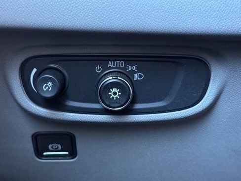 Used 2024 GMC Terrain SLE FWD image 42