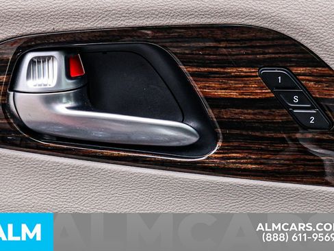 Used 2023 Chrysler Pacifica Limited image 42