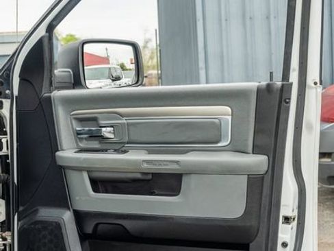 Used 2018 RAM 2500 SLT image 38