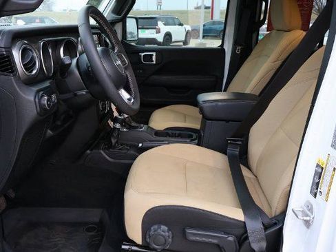 Used 2023 Jeep Wrangler Unlimited Sahara AWD/4WD image 20