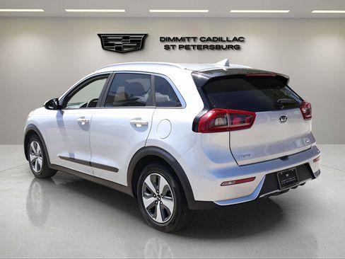 Used 2019 Kia Niro LX image 3
