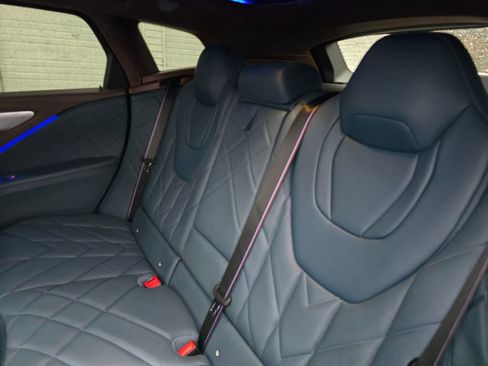 Used 2023 BMW XM image 55