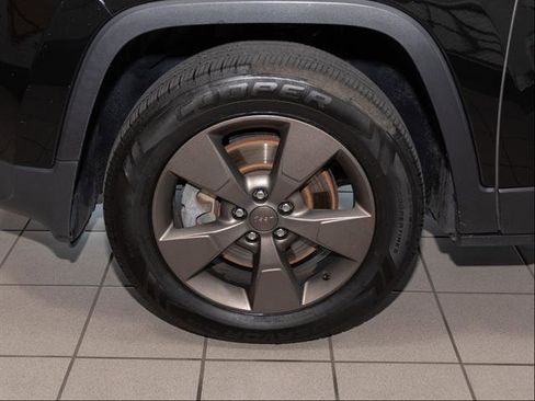 Used 2017 Jeep Cherokee 75th Anniversary AWD/4WD image 5
