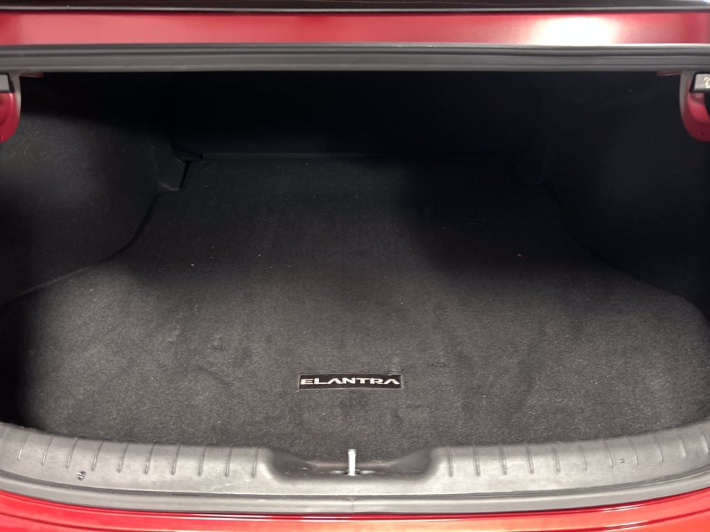 Used 2025 Hyundai Elantra Hybrid FWD image 22
