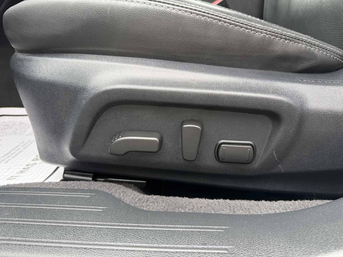 Used 2017 Subaru Legacy 2.5i Limited AWD/4WD image 26