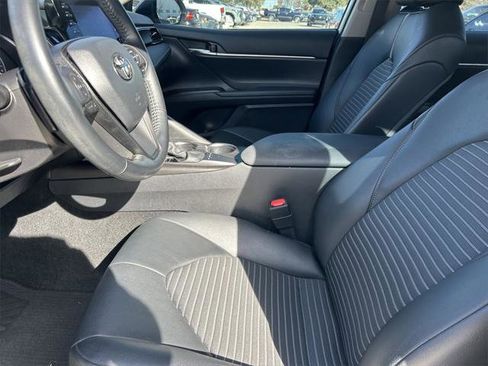 Certified 2022 Toyota Camry SE image 11