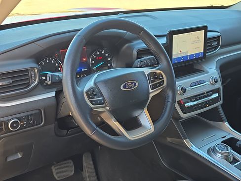 Used 2023 Ford Explorer XLT w/ Equipment Group 202A image 15