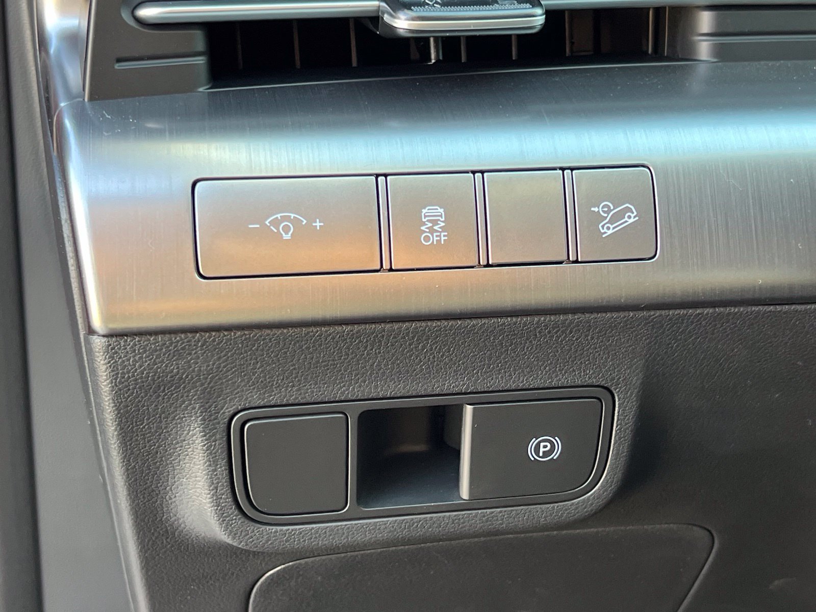 New 2027 Hyundai Kona SE FWD image 24