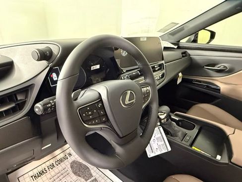New 2025 Lexus ES 350 w/ Premium Package image 13