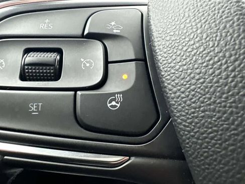 Used 2023 Buick Envision Essence image 39