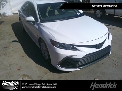 Used 2023 Toyota Camry LE image 1