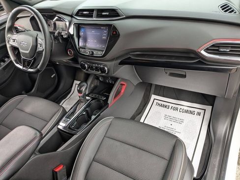 Used 2022 Chevrolet TrailBlazer RS w/ Technology Package image 19