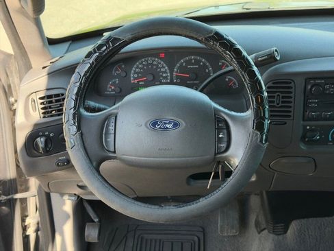 Used 2003 Ford F150 XLT RWD image 4