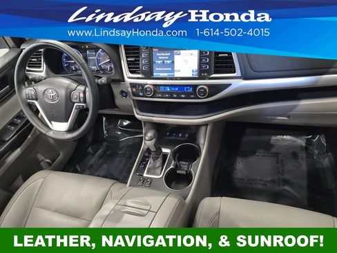Used 2018 Toyota Highlander XLE AWD/4WD image 12