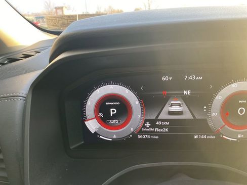 Used 2024 Nissan Rogue SL AWD/4WD image 33
