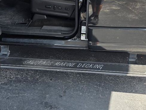 Used 2012 Ford Expedition Limited RWD image 18