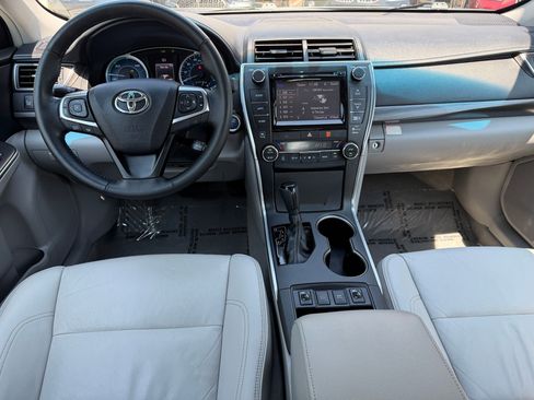 Used 2015 Toyota Camry XLE w/ Moonroof Package FWD image 25