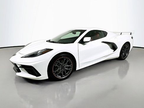 Used 2024 Chevrolet Corvette Stingray Preferred Cpe image 3