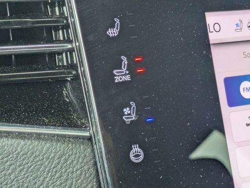 Used 2024 Jeep Wagoneer Series II AWD/4WD image 23