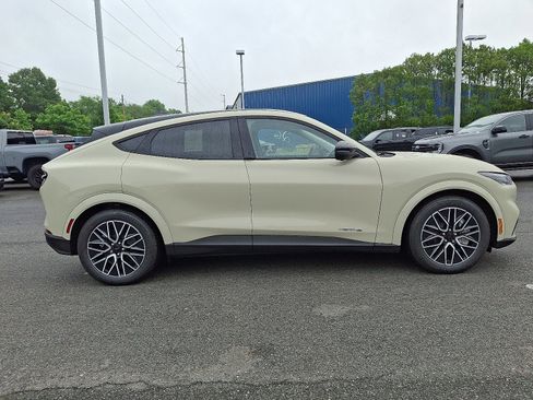 New 2025 Ford Mustang Mach-E Premium image 30
