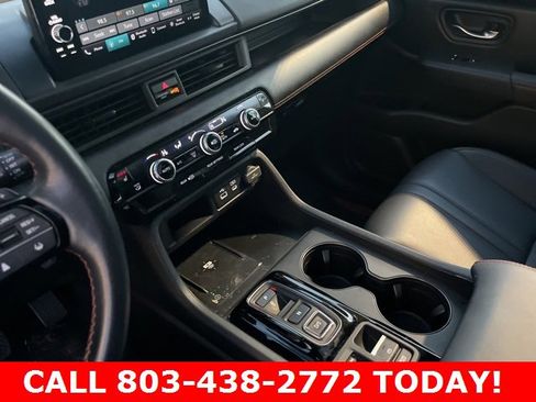 Used 2024 Honda Pilot TrailSport image 29
