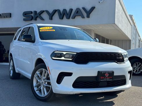 Used 2024 Dodge Durango GT image 1