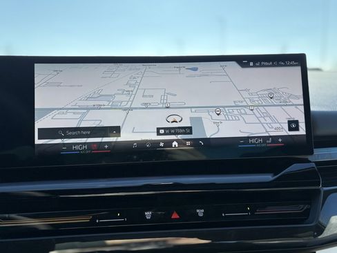 Used 2025 BMW 530i xDrive w/ M Sport Package image 9