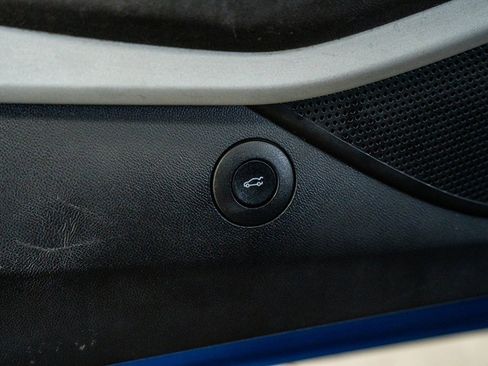 Used 2022 Chevrolet Camaro LT image 31