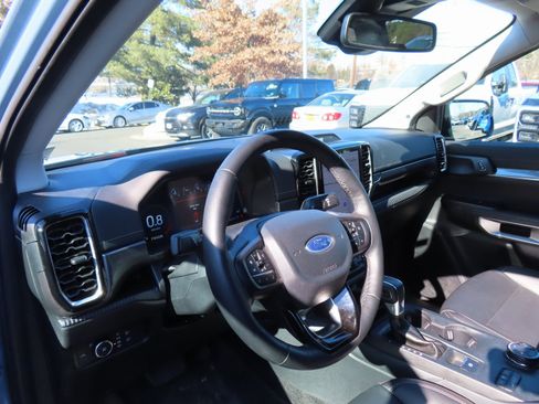 Used 2025 Ford Ranger Lariat w/ FX4 Off-Road Package image 13