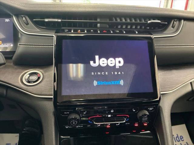 Certified 2024 Jeep Grand Cherokee Limited AWD/4WD image 34