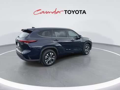 Certified 2026 Toyota Highlander XLE image 8