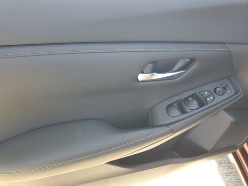 Certified 2020 Nissan Sentra SV FWD image 18