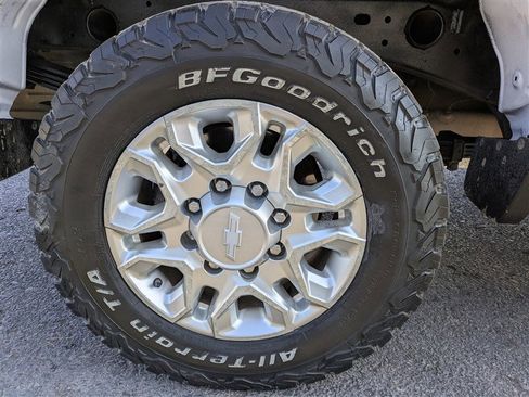 Used 2021 Chevrolet Silverado 2500 LT w/ Z71 Off-Road Package image 10