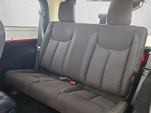 Used 2014 Jeep Wrangler Rubicon image 16