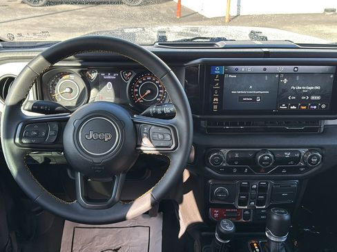 Certified 2024 Jeep Wrangler Willys image 26