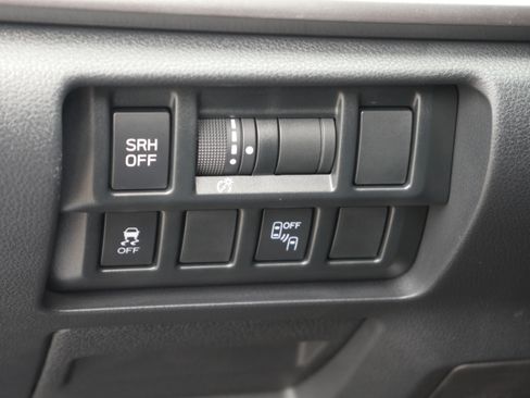 Used 2019 Subaru Crosstrek 2.0i Limited w/ Moonroof Package w/Navigation AWD/4WD image 6