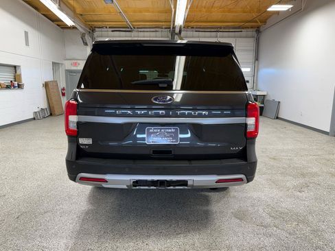Used 2024 Ford Expedition Max XLT AWD/4WD image 3