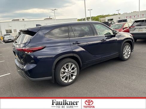 Used 2025 Toyota Highlander Limited AWD/4WD image 8