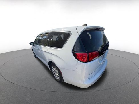 Used 2023 Chrysler Voyager LX FWD image 3