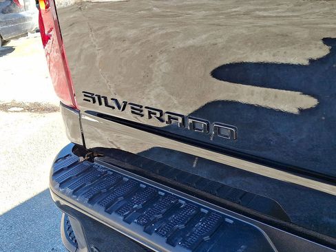 Used 2024 Chevrolet Silverado 2500 Custom w/ Custom Value Package image 22