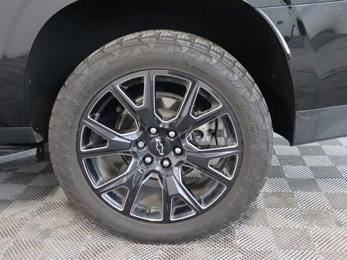 Used 2023 Chevrolet Suburban RST w/ Sport Performance Package image 18