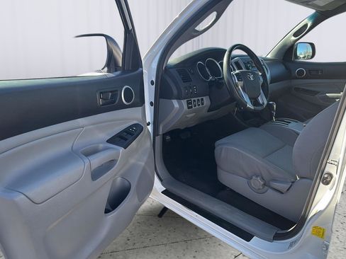 Used 2012 Toyota Tacoma 4x4 Double Cab w/ TRD Off-Road Pkg image 3