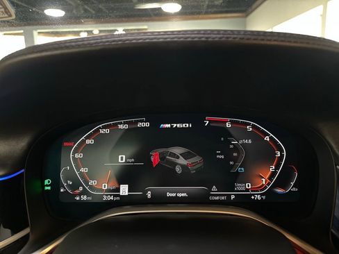 Used 2022 BMW M760i xDrive image 12