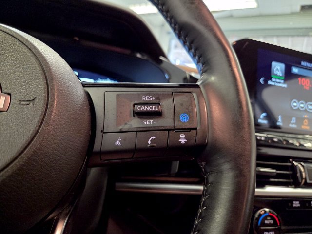 Used 2024 Nissan Pathfinder Platinum AWD/4WD image 31