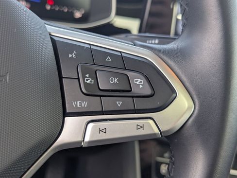 Used 2025 Volkswagen Jetta SE FWD image 19