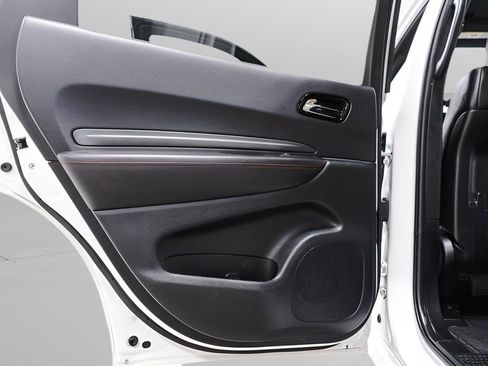 Used 2025 Dodge Durango R/T image 32